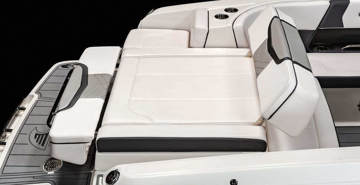 Chaparral 26 Surf
