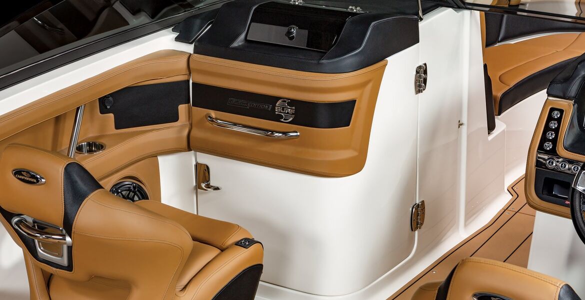 Chaparral 28 Surf