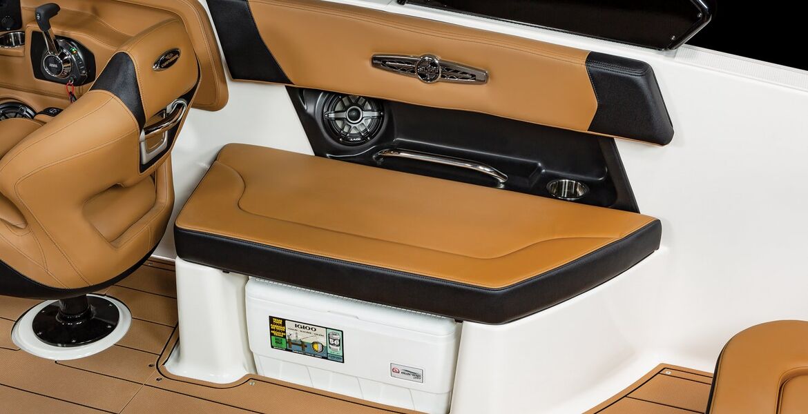 Chaparral 28 Surf