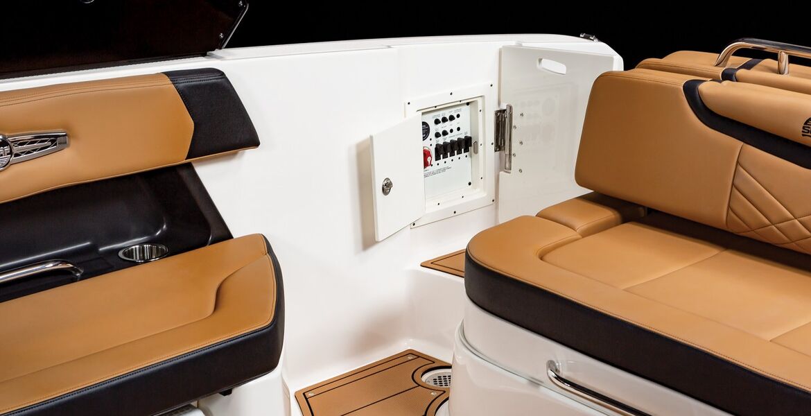 Chaparral 28 Surf
