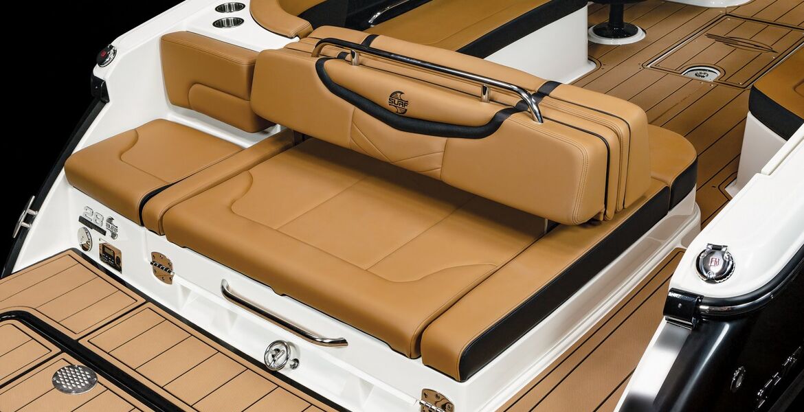 Chaparral 28 Surf